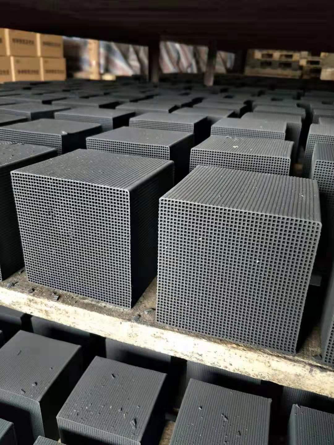 蜂窩<a href='http://m.jianxianggongyi.cn/hxt/' target='_blank'><u>活性炭生產廠家</u></a>