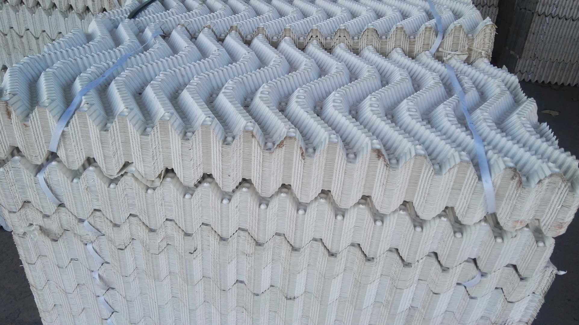 電鍍廠廢水六角<a href='http://m.jianxianggongyi.cn/jstl/60.html' target='_blank'><u>蜂窩斜管填料生產廠家</u></a>